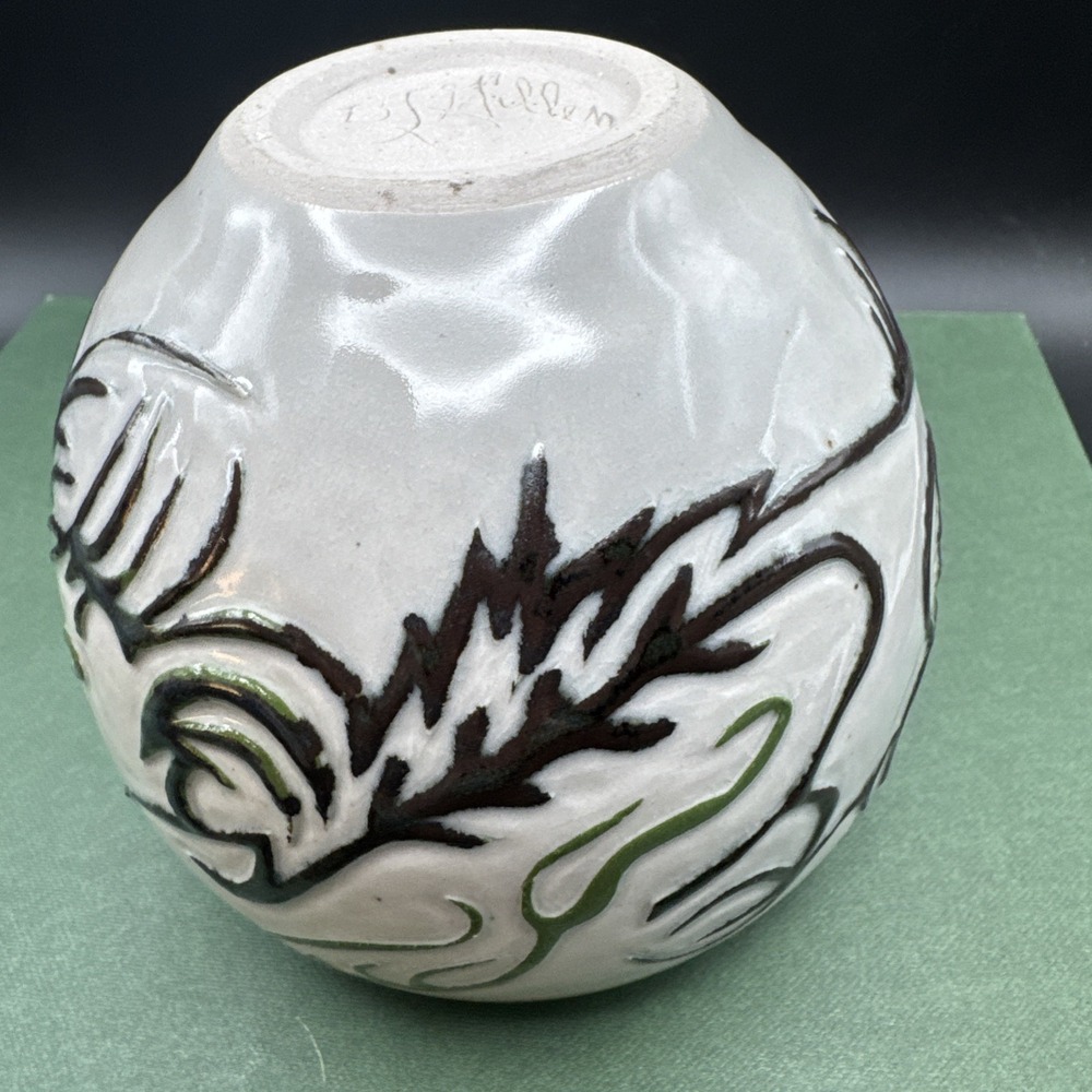 Studio Art Pottery Vase BF Gillen Incised Raised Black Green Abstract Design 5" - Picture 14 of 16